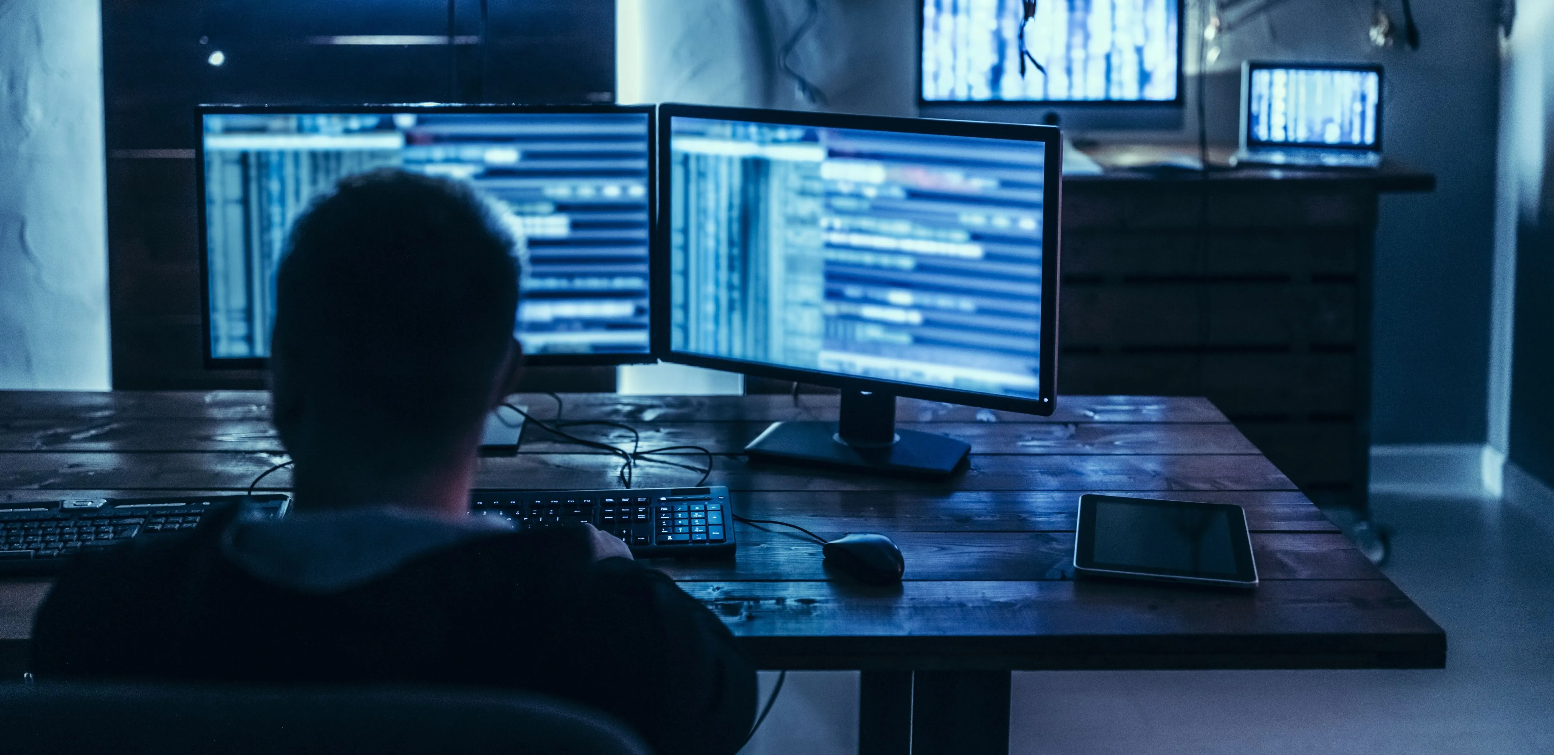 A visualisation of a big data project including data pipelines, machine learning models, and data visualisations.